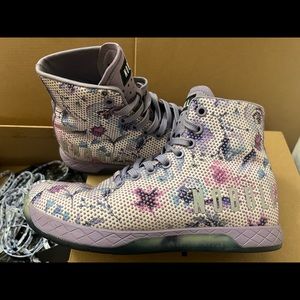 NOBULL high tops workout tennis shoes 👟 in great condition 💜